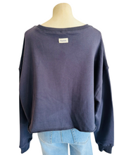 Load image into Gallery viewer, WEEKEND SWEATER navy