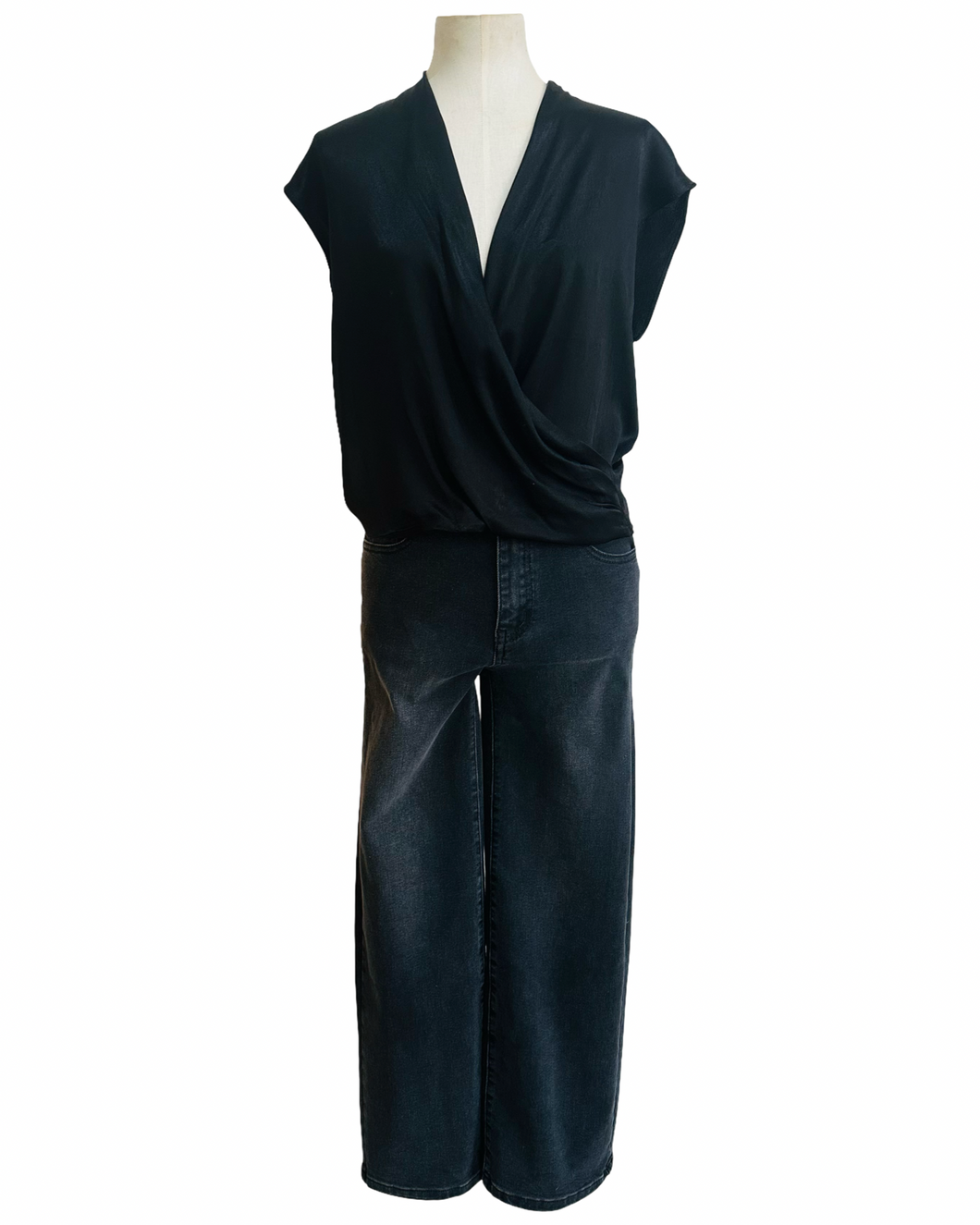 GRETA TOP black