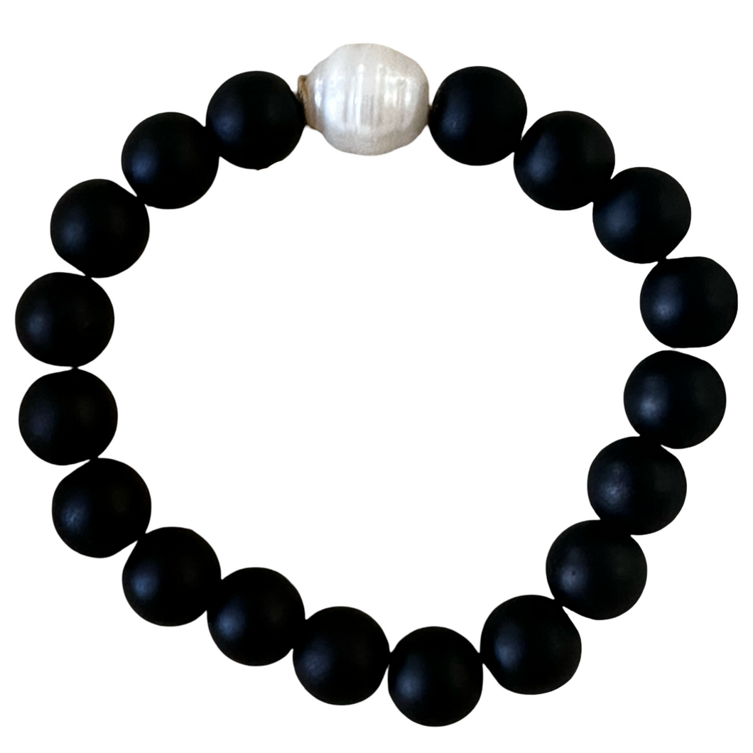 PEARL+BLACK BEAD BRACELET by DAISY LOURDES BIJOUX