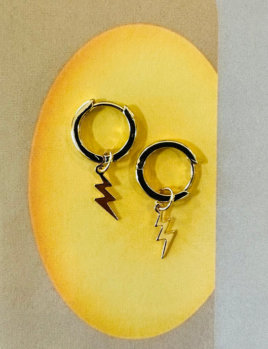 BOLT HUGS  18K gold