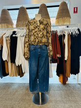 Load image into Gallery viewer, FESTIVAL BLOUSE