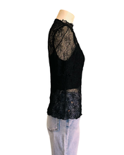 Load image into Gallery viewer, GLANCE TOP black lace