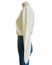 Load image into Gallery viewer, PLISSORT BLOUSE white