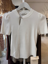 Load image into Gallery viewer, STATUS QUO TOP white